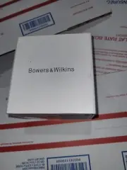 Bowers & Wilkins P17 Wireless Bluetooth Earbuds RIGHT Bud &CASE White Bundle new