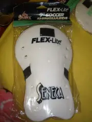 NEW Vintage Seneca Flex-lite 9" Soccer Shinguards BLACK (O27)
