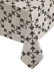 NEW OFF-WHITE ARROW PATTERN TABLE CLOTH AND FLUORESCENT ORANGE LABLE IN GRAY