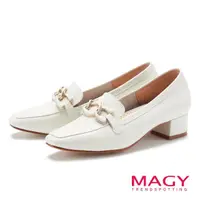 在飛比找momo購物網優惠-【MAGY】鑲金鍊條牛皮方頭粗低跟鞋(白色)