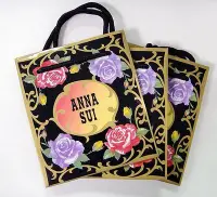 在飛比找Yahoo!奇摩拍賣優惠-掏寶趣 ~ ANNA SUI 薔薇花提袋 經典黑色薔薇紙袋(