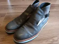 在飛比找Yahoo!奇摩拍賣優惠-2 灰色皮質品牌休閒皮鞋 CAMPER Magnus Ank