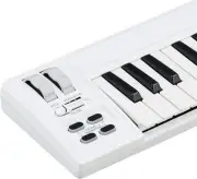 AKM320 32 key MIDI Keyboard Controller, white