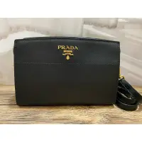 在飛比找蝦皮購物優惠-Prada Saffiano 皮革側背包