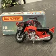 40123 MATCHBOX SUPERFAST / ENGLAND / SERIE 75 / #18 HONDARORA 1/64