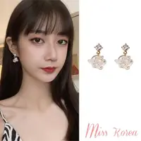在飛比找momo購物網優惠-【MISS KOREA】韓國設計S925銀針浪漫水晶珍珠美鑽