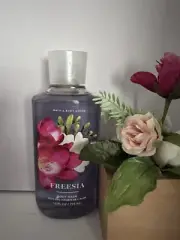 1 New FREESIA BATH & BODY WORKS SHOWER GEL BODY WASH
