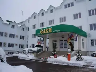 Yolki Hotel