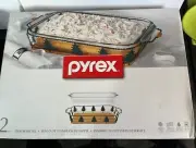 Pyrex Serveware 2pc Set 9x13 & Christmas Tree Serving Basket In Box