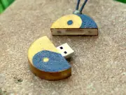 Wooden USB 2.0 Flash Drive 16GB, pendant necklace "Taijitu" Yin Yang symbol