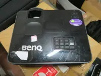 在飛比找Yahoo!奇摩拍賣優惠-BENQ MX520投影機 (零件機 無法正常開機 無法投影