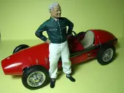 1/18 FIGURE MIKE HAWTHORN VROOM PAINTED FOR CMC AUTOART CMR MINICHAMPS