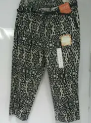 Dockers Women's 8 Capris W Hello Smooth Belted Pants Navy Beige
