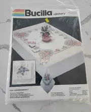 Bucilla Stitchery Embroidery Old Fashioned Bouquet #401951 Tablecloth 60X90 Oval