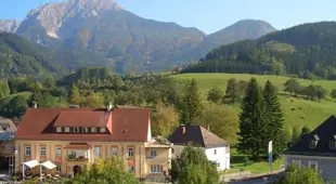 Gastehaus zur Post - Heritage Inn