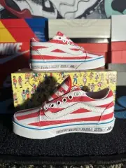 VANS Old Skool - White/red Striped - Size 12c - “where’s Waldo”