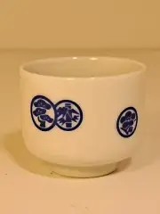 Saki cup white and blue