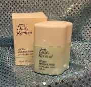 AVON DAILY REVIVAL OIL-FREE MOISTURE LOTION SPF 6.3 OZ, New OLD Stock