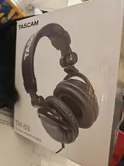TH-03 Closed Back Headphone (Black)