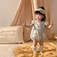 在飛比找蝦皮購物優惠-韓版夏季女寶寶碎花揹帶哈衣套裝滿月百天公主包屁衣薄款嬰兒衣服