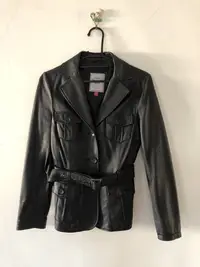 在飛比找Yahoo!奇摩拍賣優惠-Esprit 黑色皮衣腰帶西裝外套 36號
