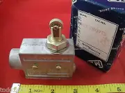 Honeywell Micro Switch BZE-7RQ9T2 Roller Lever Arm Limit Switch BZE7 Nos New