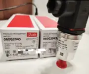 1PC Danfoss AKS33 060G2045 pressure transmitter