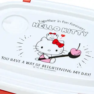 小禮堂 Hello Kitty 日製 輕量型微波便當盒 塑膠便當盒 保鮮盒 550ml (紅白 櫻桃)