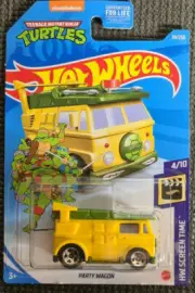 HOTWHEELS Screen Time 2021 Diecast Car 4/10 - TEENAGE MUTANT NINJA TURTLES Wagon