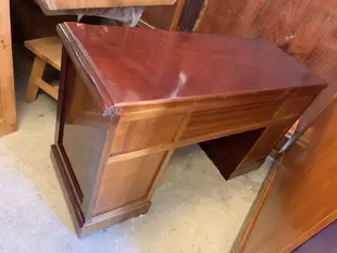 (河東堂)台灣古董傢俱精品，早期大溪工，特殊款檜木七抽屜書桌、電視櫃