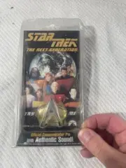 Star Trek The Next Generation OFFICIAL COMMUNICATOR PIN 1993 NEW