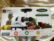 Omega J8006hds Low Speed Silver Juicer NEW
