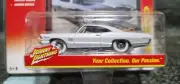 Johnny Lightning Classic Gold 1965 Pontiac Catalina 2+2 Chase