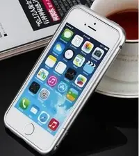 在飛比找Yahoo!奇摩拍賣優惠-下殺 現貨 iphone5s手機殼金屬邊框式圓弧螺絲扣蘋果5