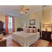 1bd, 1.5ba Historic District And River Front-walk To Everything!