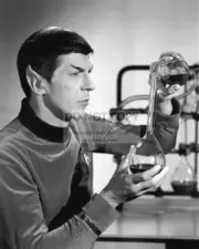 LEONARD NIMOY AS "MR. SPOCK" IN "STAR TREK" - 8X10 PUBLICITY PHOTO (CC-168)