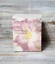 NWT Bath & Body Works Sheer Freesia White Barn Candle Co Scented Candle Rare Dis