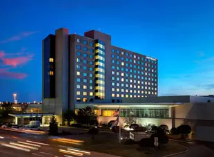 Hyatt Regency Pittsburgh Intl Airport