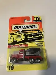 MATCHBOX SUPERFAST #19 - RED - CEMENT TRUCK - 1995 NEW