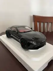 Autoart 1/18 Aston Martin Vantage (RHD)