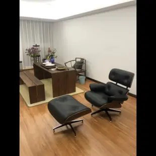 北歐伊姆斯真皮躺椅/Eames Lounge Chair休閒椅/時尚經典沙發椅(經典名椅)