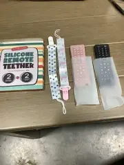 Sassie Kidz Silicone Remote Teether 2 Teethers & 2 Pacifier Clips New