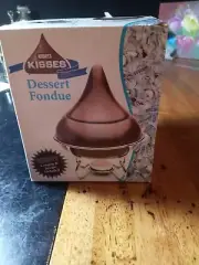 New in Box Hershey’s Kisses Milk Chocolate Dessert Fondue Set