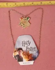 Harry Potter Hogwarts Crest Bioworld Warner Bros Necklace NEW