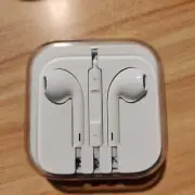 Apple OEM Wired White Ear Pods w/Case iPhone/iPad/iPod 3.5mm Aux Jack Headphones