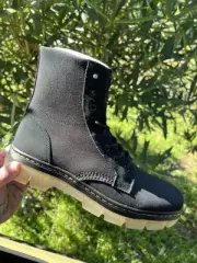 Dr Martens - COMBS TECH 2 - BRAND NEW - SIZE 10 (CANVAS/SUEDE)