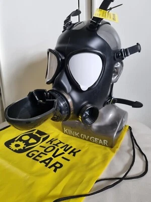 Pissoir Tray Cup Rubber Gas Mask. Breath Drinking nozzle Piss Urinal Mouth Gag