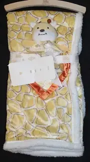New Little Celebrity giraffe baby blanket 30" x 40" & plush giraffe toy gift set