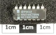 National MM74HCT00N Quad 2 input NAND Gate DIL14