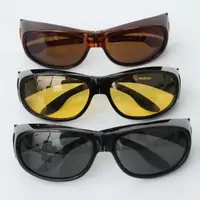 在飛比找momo購物網優惠-【玖飾時尚】簡約時尚折疊太陽眼鏡(墨鏡)